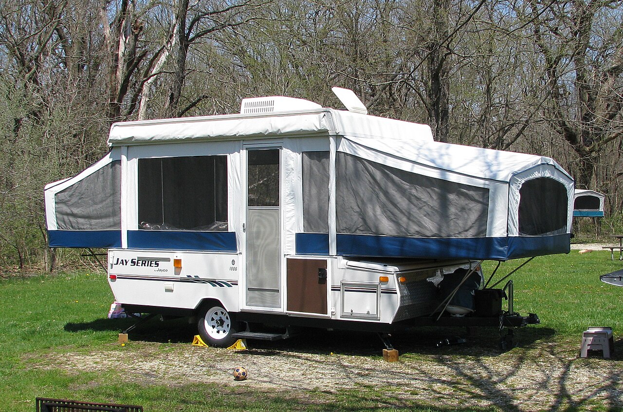 Pop-up camper RV rental